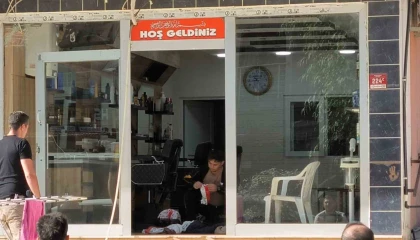 Hatayda berberde şüpheli çanta paniği