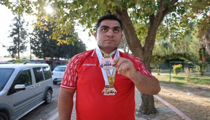 Kahramanmaraşlı görme engelli sporcu, halterde dünya üçüncüsü oldu