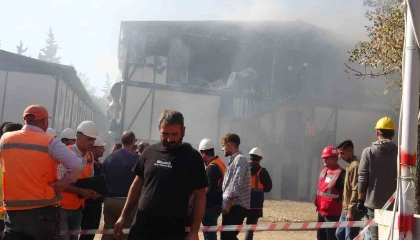 Kahramanmaraşta inşaat işçilerinin kaldığı konteynerde yangın