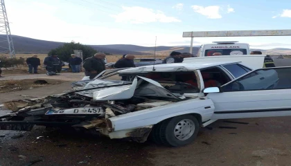 Kahramanmaraşta otomobil ile traktör çarpıştı: 1 yaralı