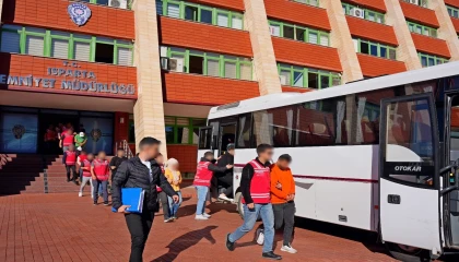 Kendilerini polis olarak tanıtıp 3 milyon TL vurgun yapan 8 kişi tutuklandı