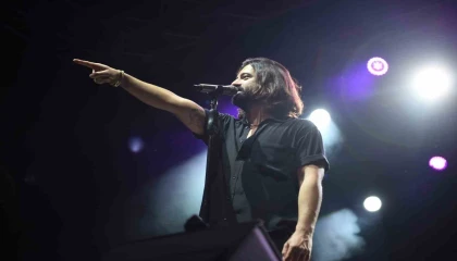 Kepezde Cumhuriyet Bayramı konserinde Koray Avcı rüzgarı