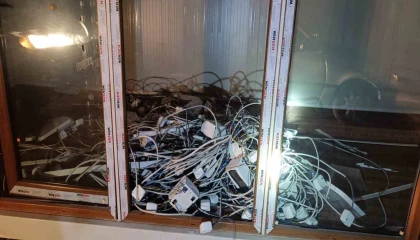 Konteynerlerin elektrik tesisatını çalan hırsız yakalandı