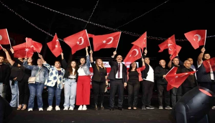 Konyaaltı Belediyesi, Cumhuriyeti HayatParkta kutladı