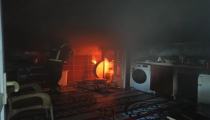 Kumluda ev yangını