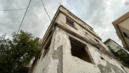 Mahalleli 3 katlı metruk binanın yıkılacağı günü bekliyor