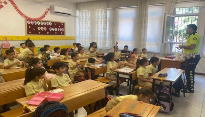 Mersin polisinden öğrencilere güvenli trafik eğitimi