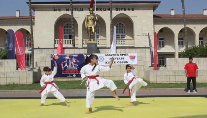 Mersinde Amatör Spor Haftası yürüyüşle başladı