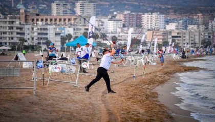Mersinde Uluslararası 7. Altın Kanca Surfcasting Turnuvası düzenlendi