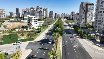 Mersinde yollar yenileniyor