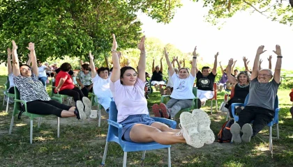 Muratpaşadan yaşlılar için yoga etkinliği
