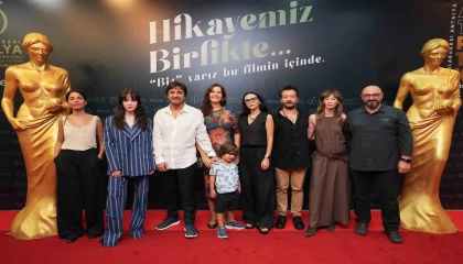 Savrulan Zaman filminin prömiyeri Antalyada yapıldı