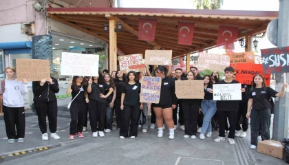 Serikte öğrencilerden farkındalık yürüyüşü