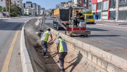 Su taşkını riskine karşı Kepezde kanallar temizleniyor