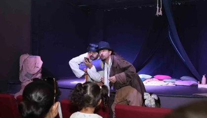 Tarsusta çocuklar tiyatro ile buluşuyor