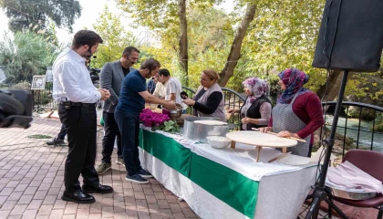 Tarsusun tarihi ve gastronomisi tanıtıldı