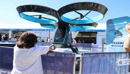 TEKNOFEST kapılarını açtı gençler teknolojiye akın etti