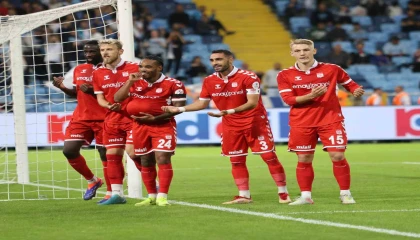 Trendyol Süper Lig: Adana Demirspor: 2 - Sivasspor: 4 (Maç sonucu)