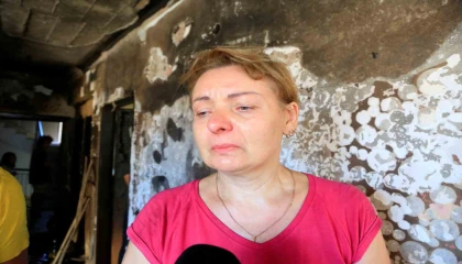 Yangına uykuda yakalanan kadın alevlerin arasında kaldı, battaniyeyle korunmaya çalıştı