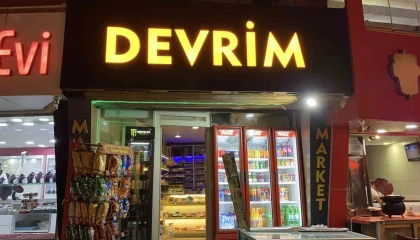 Yangından etkilenen vatandaşlara boş büfeden su alıp parasını tezgaha bıraktılar