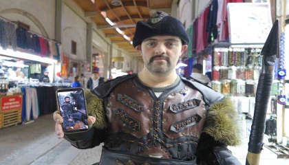 500 yıllık çarşının maskotu oldu