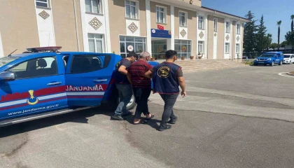 Adanada jandarma iki hükümlüyü yakaladı