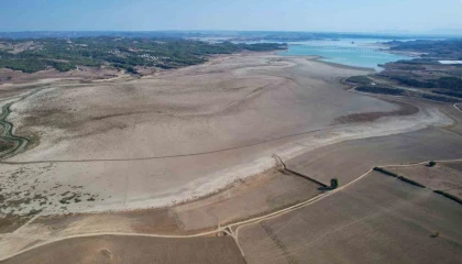 Adanada kuraklık hat safhaya ulaştı: Seyhan Baraj Gölünde sular çekildi