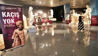 Ait olduğu topraklara kazandırılan eserler ve hikayeleri Kaçış Yok sergisiyle Antalyada