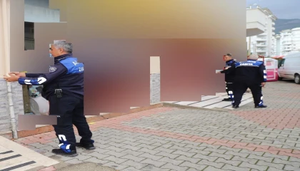 Alanyada tarihi geçmiş bebek maması satan zincir market şubesi mühürlendi