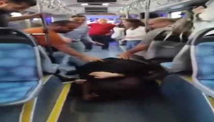 Antalyada otobüs içinde yan bakma kavgası