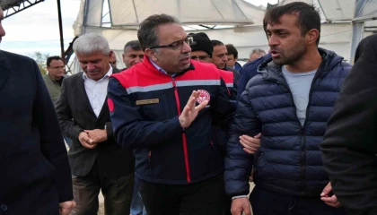 Antalyada sel ve hortum 4 bin 500 dekarlık tarım alanında zarara yol açtı