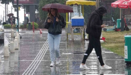 Antalyada turuncu kod uyarısı: 6 ilçede taşımalı eğitime yarın bir gün ara verildi