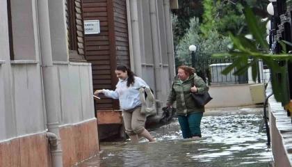 Antalyada ünlü turizm merkezi sular altında