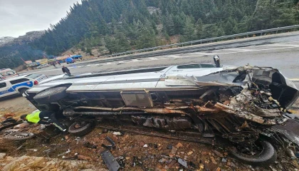 Antalyada yolcu minibüsü devrildi: 9 yaralı