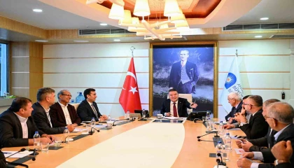 Başkan Böcek: “913 mahalle muhtarıyla uyum içinde güzel bir çalışma dönemi geçireceğiz