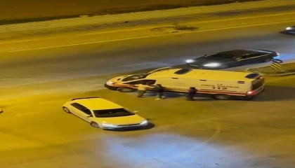 Beni tanıyor musun? diyerek ambulansın camını yumrukladı, o anlar kamerada