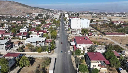 Büyükşehir belediyesinden Türkoğlunda yol yatırımları