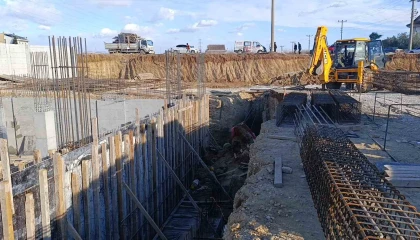 Çöken toprağın altında kalan inşaat işçisi hayatını kaybetti