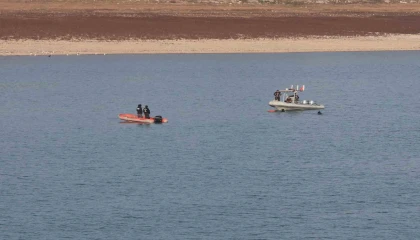 Deniz bisikletinden göle düşen lise öğrencisi kız kayboldu