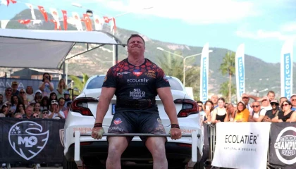 Dünyanın en güçlü adamları Alanyada hünerlerini sergiledi