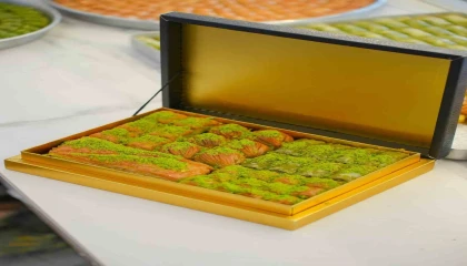 En kaliteli Antep fıstığıyla tatlı üretiyorlar