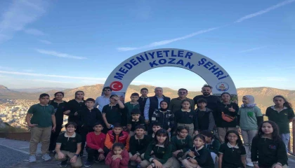 Hataylı depremzede öğrenciler kendilerine sahip çıkan emekli polisi unutmadı