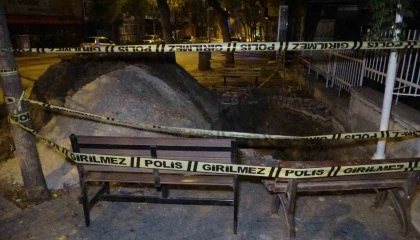 Ispartada kazdıkları kuyuya düştüler: Şehrin göbeğinde belediye ekibi kılığına girip define aradılar