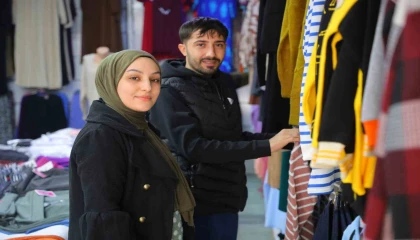 Kahramanmaraşta depremzede çiftler Aile Gençlik Fonu ile yuva kurdu