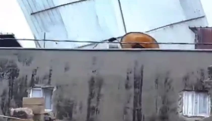 Kahramanmaraşta rüzgâr çatıları uçurdu