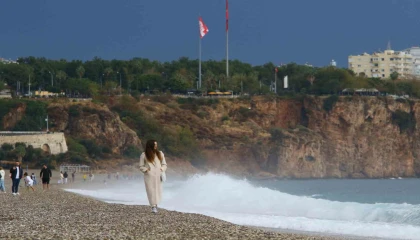 Kar, yağmur, güneş: Antalya 4 saatte 3 mevsimi yaşadı