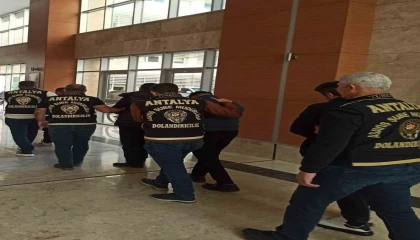 Kendilerini makam sahibi gibi gösterip işe alma vaadiyle 1 milyon 800 bin TL vurgun yapmışlar