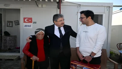 Konteyner kentte yaşayan yaşlı kadının son isteğini Vali Yılmaz gerçekleştirdi