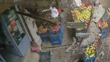 Reyhanlı'da Fırtına Manavın Çatısını Uçurdu