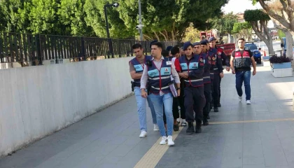 Manavgatta uyuşturucu imalathanesine baskın: 5 gözaltı